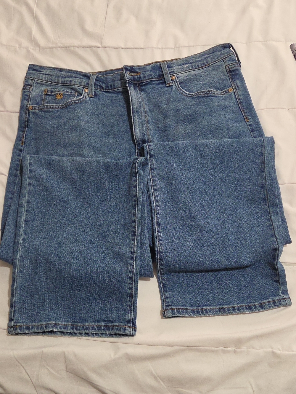Gloria Vanderbilt Classic Straight Jeans in Medium Blue